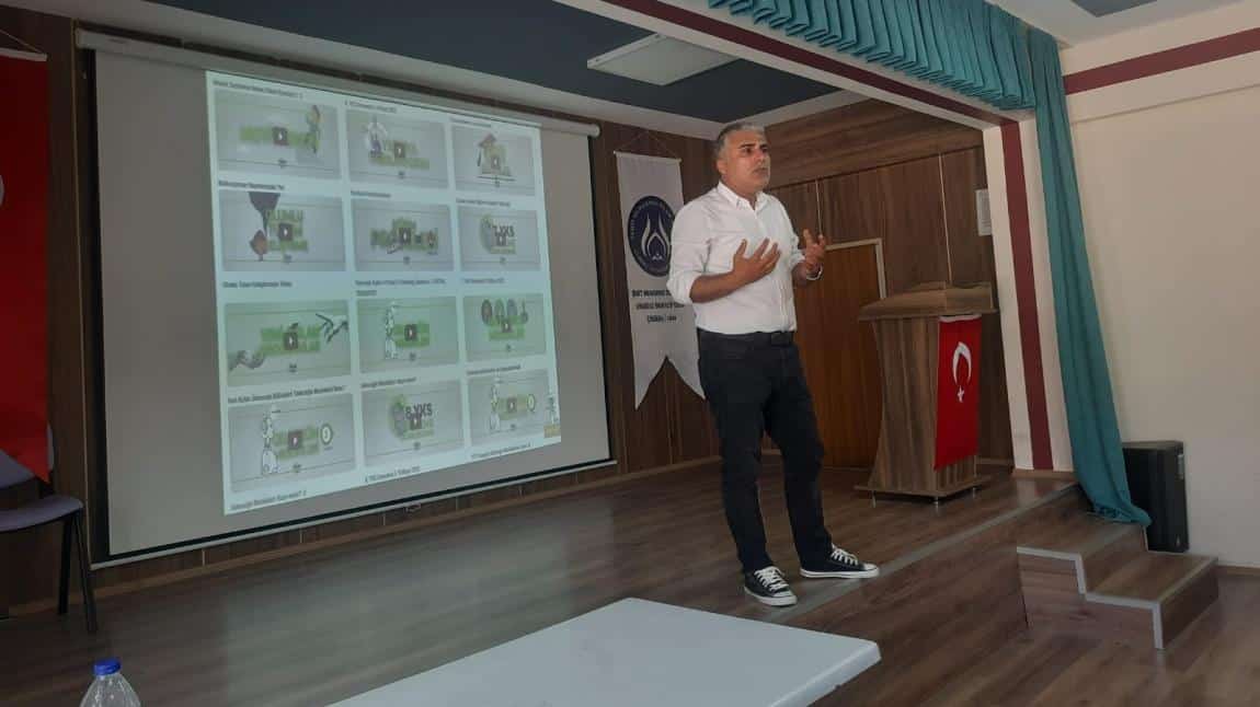 11. Sınıf Öğrencilerine DYK ve kurs bilgilendirmeleri yapıldı.
